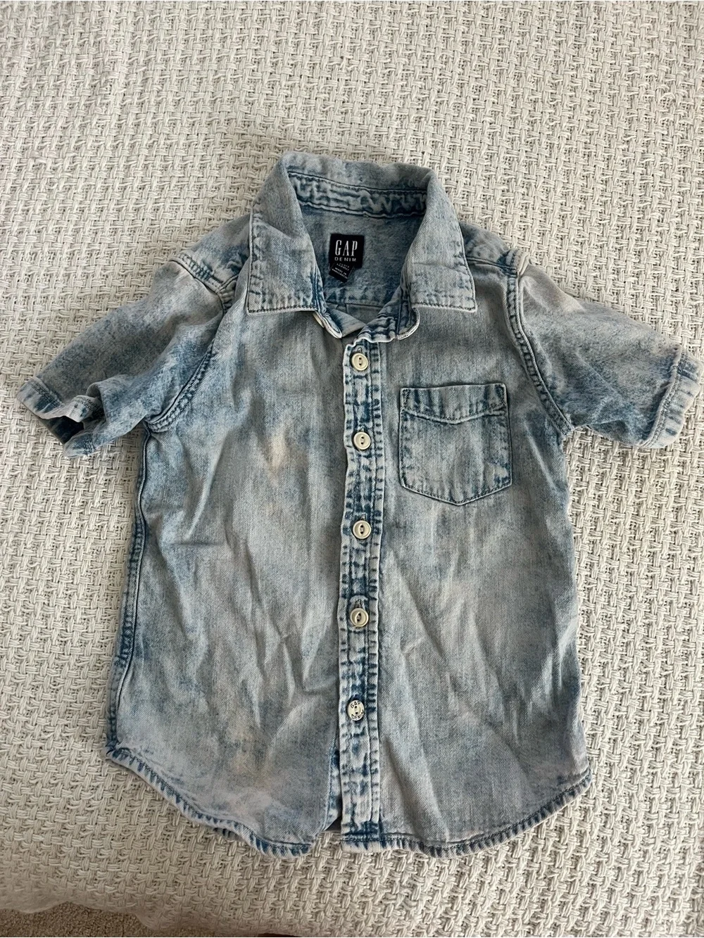 GAP Washed Light Blue Denim Short-Sleeve Button-Up Shirt